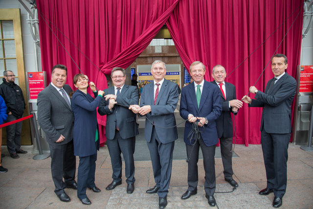 Landesrat Hans Mayr,  Landesrätin Mag. Martina Berthold,  Gerhard Eck, Alois Stöger, Landeshauptmann Dr. Wilfried Haslauer,  Heinz Schaden und Christian Kern | Foto: Franz Neumayr/MMV