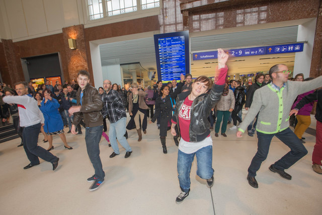 Hip Hop-Performance bei der Eröffnung des Salzburger Hauptbahnhofes | Foto: Franz Neumayr/MMV