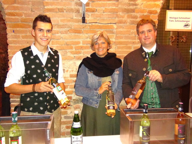 Die Weinbaubetriebe Pichler-Schober und Schmölzer kredenzten ebenfalls ihre Steirischen Junker 2014 bei der Sausaler Junkerpräsentation des Tourismusvereins Kitzeck im Sausal.