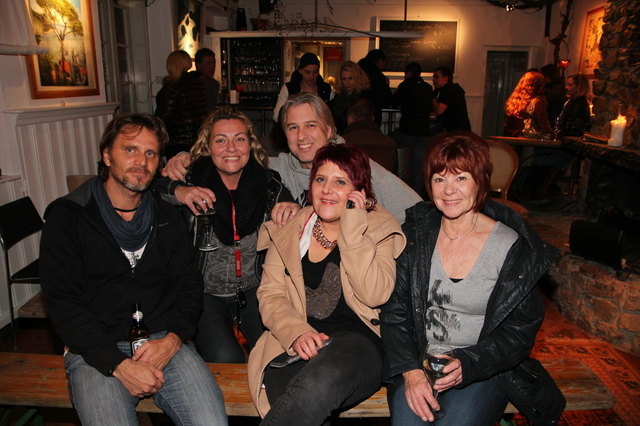 Willi, Silvia, Erich, Petra und Erika lassen den Abend noch ausklingen.
