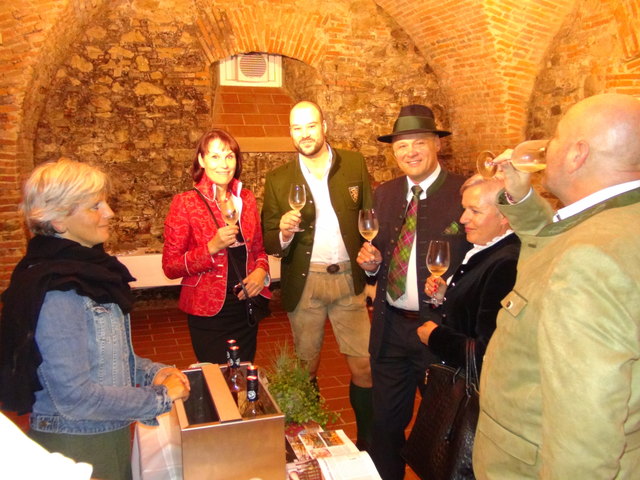 Im Sausaler Wein- und Kulturkeller Schloss Harrachegg war der Junker 2014 aus der Region Sulmtal-Sausal in aller Munde.