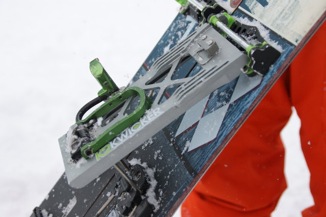Neue Bindungssysteme machen aus einem Snowboard in kürzester Zeit Tourenski.