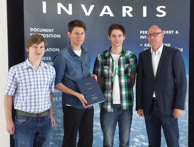 Andreas Peter, Jonathan Jost, Armin Heißenberger 
und Invaris-Geschäftsführer Franz Guszich | Foto: HTL Pinkafeld