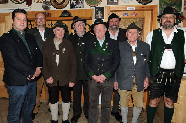 v.l. Bgm. Mag. Egon Höll, Landesschützenmeister Werner Rogl, Johann Klemisch, Eberhard Tomitza, Herbert Werner, Peter Gamsjäger, Cherubin Fercher, OSM. Christian Hochmair