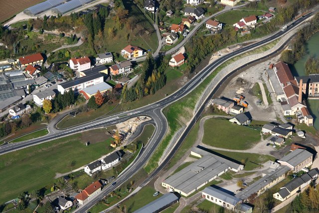 Baulos "Haunoldmühle": Die B140 wurde auf einer Länge von 500 Metern großzügig ausgebaut.