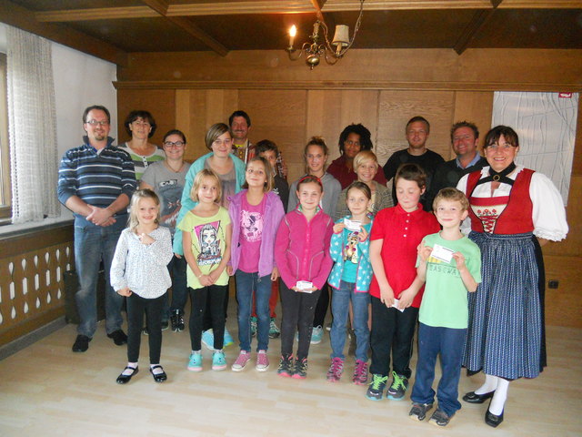 Am 3. Oktober 2014 startete der Kurs "Spielerisch tanzen lernen" in einem kleinen Übungsraum in Kirchdorf