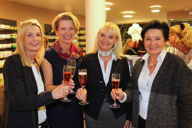 Karin Pinteritsch, Alexandra Fruchsbichler, Bezirksvorsitzende Riki Vogl und ihre Stellvertreterin Michaela Schreamm-Waidacher | Foto: Cescutti