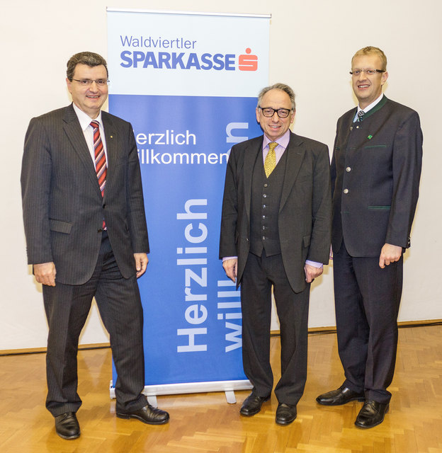Vorstandsdirektor Gerhard Hufnagl, Ronald Barazon, Regionaldirektor Dipl.-Kfm. (FH) Peter Hochleitner | Foto: Waldviertler Sparkasse