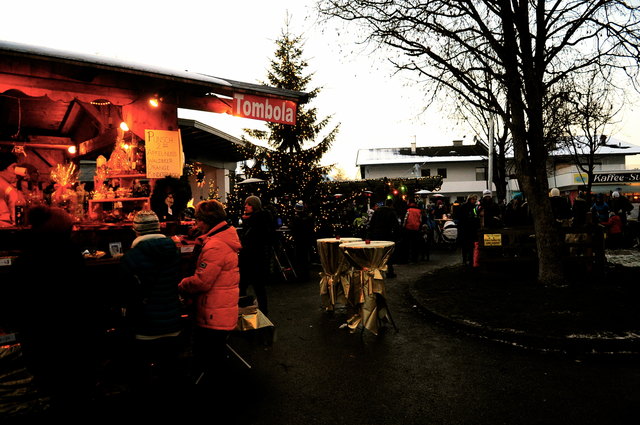 Beim Axamer Adventmarkt warten wieder zahlreiche stimmungsvolle Attraktionen auf die Besucher.