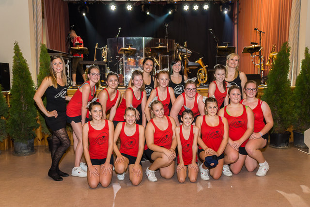 Cheerleader "Panthers" mit ihren Coachen Julie Garhöfer, Anna, Isabell Lindenthal, Julia Kelch