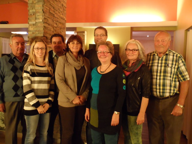 Günter Köck, Sabine Link, Hermann Mairhofer, Obfrau Birgit Hauer, Manfred Schwarz, Elisabeth Wöss, Rosina Reichör und Georg Pühringer (v. l.). | Foto: Manfred Schwarz