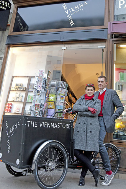 Sibylle und Kurt Hamtil sind die Köpfe hinter dem Wien-Shop „The Viennastore“. | Foto: The Viennastore