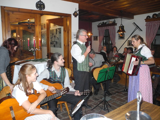 Eischer´s Hausmusik ladet zum Mitsingen der Adventlieder