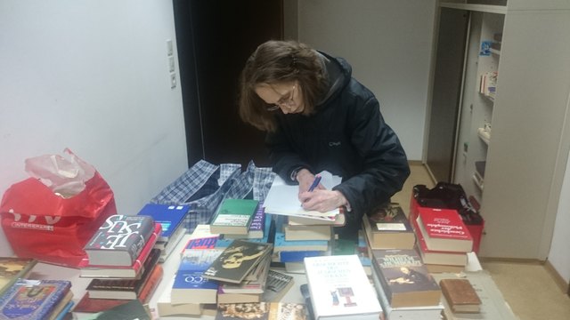 Neu gegründete und völlig kostenlose Bibliothek MITEINANDER: Die ersten Bücher werden bereits ausgeliehen!