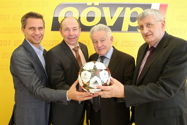 "Oberösterreich soll in die Champions League." Das meinen Wolfgang Hattmannsdorfer, Max Hiegelsberger, Josef Pühringer und Johann Hingsamer (v. l.). | Foto: OÖVP/Wakolbinger