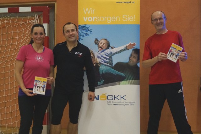 Monika Schneider, Arbeitskreisleiterin der Gesunden Gemeinde Schweiggers, mit Dipl. Sptl. Heli Brunner-Plosky und Christian Weber von der NÖGKK. | Foto: NÖGKK