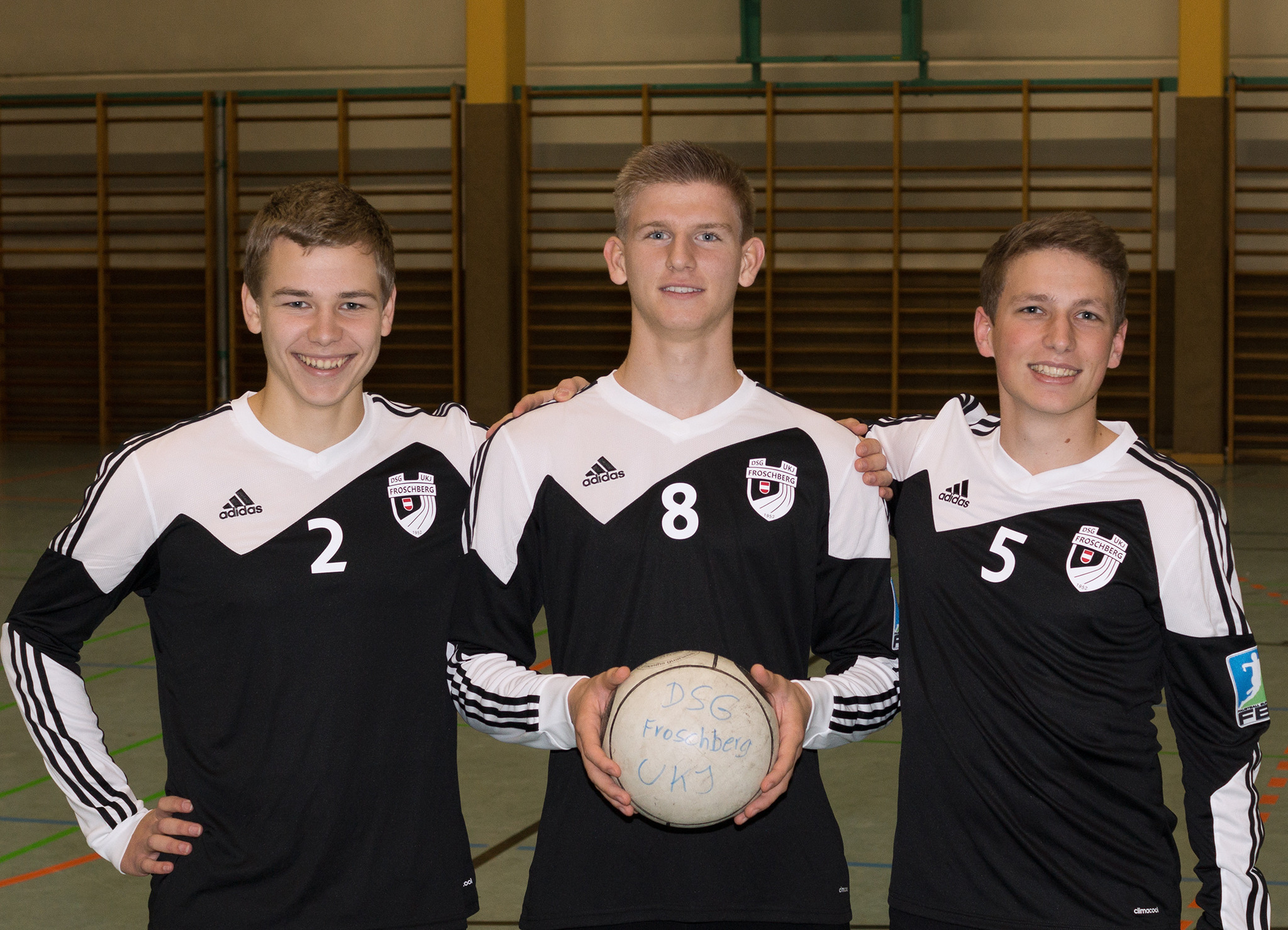 David Gegen Goliath Im Linzer Faustball Derby Linz