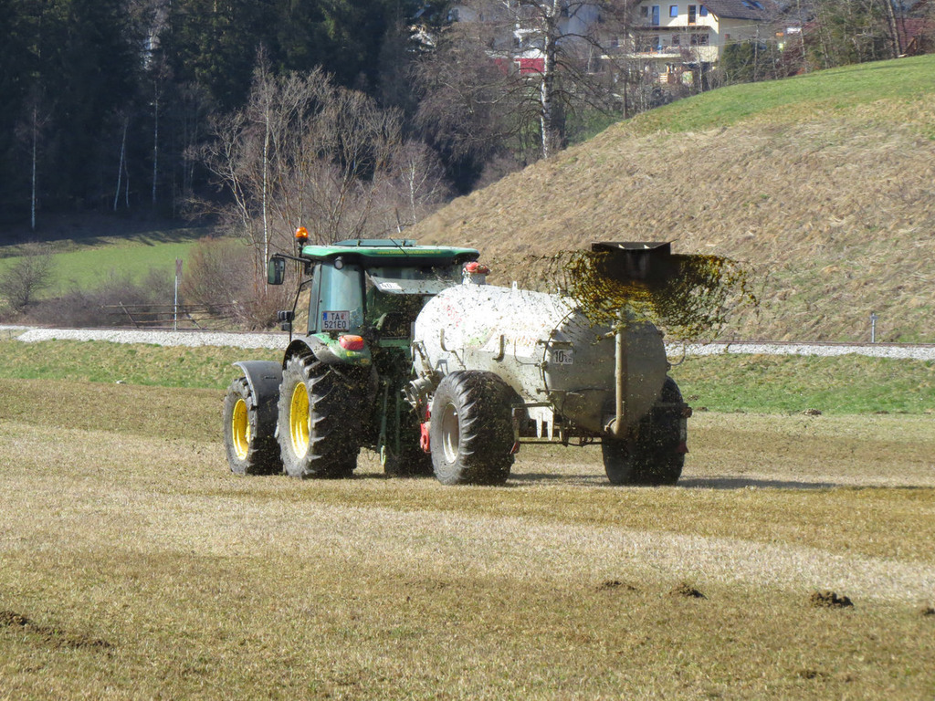 Der Mist Darf Noch Auf S Feld Lilienfeld
