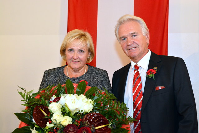 Bezirksvorsteherin Eva-Maria Hatzl und Stellvertreter Peter Kriz