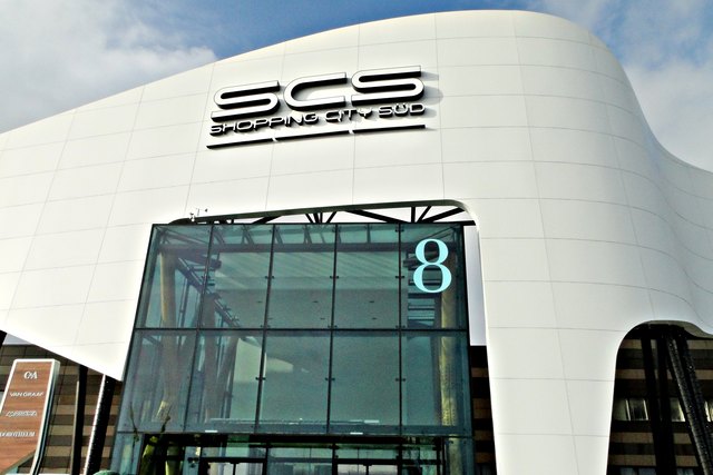 SCS Eingang 8 - Mödling