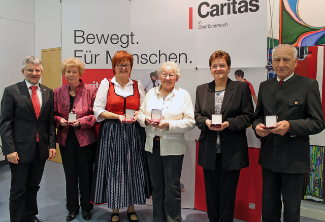 Caritas-Direktor Franz Kehrer, Helene Swaczina, Elfriede Eidenberger, Dorothea Rammerstorfer, Ilona Pichler und Friedrich Kaltseis (von links). | Foto: Caritas OÖ