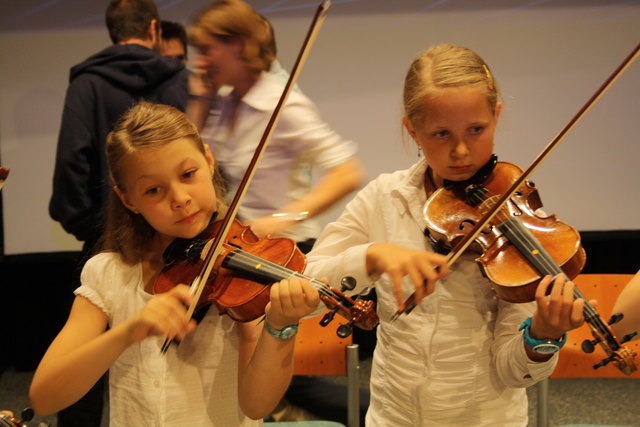 Die Musikschulanfänger haben beim Weihnachtskonzert in Judendorf ihren ersten großen Auftritt.