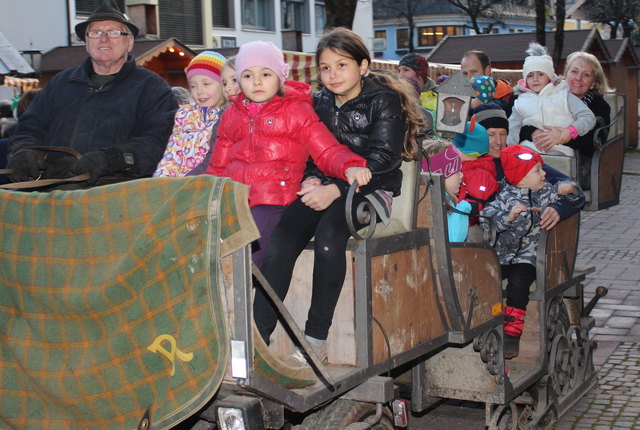 Unterhaltsame Pferdekutschenfahrt.