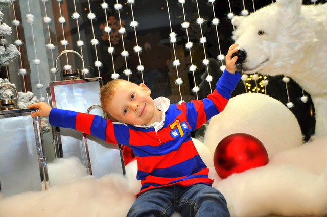 Die Vorfreude auf Weihnachten ist bei Lukas riesengroß II