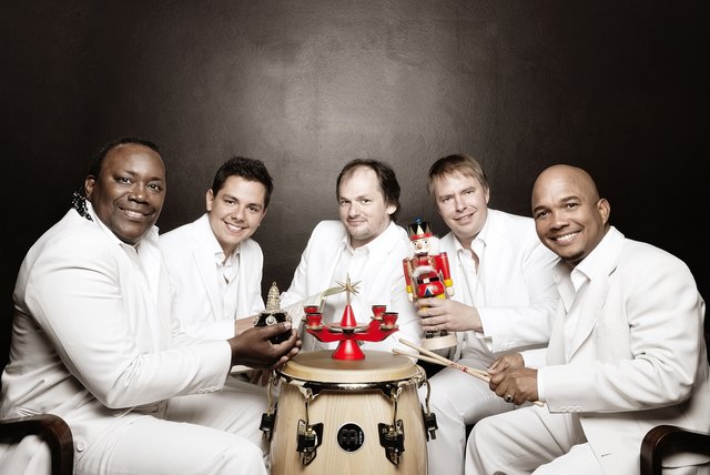 Christmas meets Cuba mit den Klazz Brothers & Cuba Percussion am 11.12. | Foto: Mirko Jörg Kellner