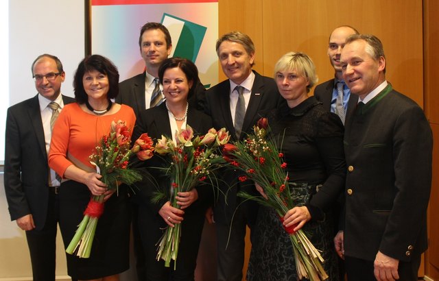 V.l.: Bezirksstellenleiter Andreas Schlemmer, Hermine Schlemmer, Herbert Purkarthofer, Doris Horvath, WKO-Präsident Josef Herk, Erika Schlacher, Florian Herzog und Obmann Hans Spreitzhofer.