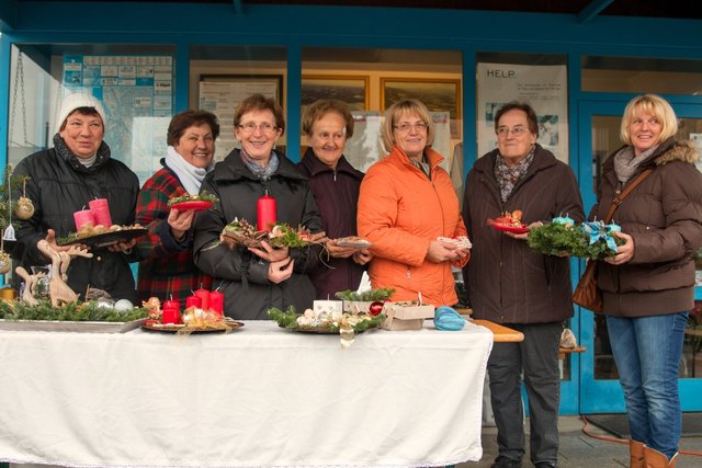 OL Anni Widmar und Mitglieder der Ortsgruppe Oberhaag. | Foto: ÖVP