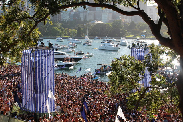 Hier ist was los auf der Beachparty:-))