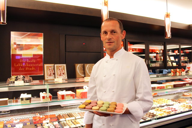 Von den hauseigenen LaaKronen werden jede Woche 20.000 erzeugt - die Nachfrage geht in die Millionen!