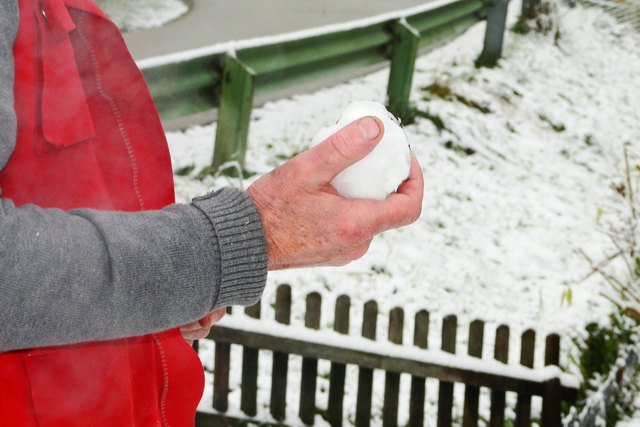 Wer ohne Schuld der werfe den ersten Schneeball