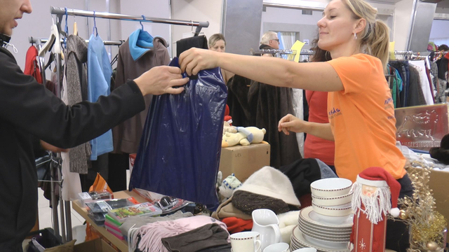 Zufriedene Käufer und Verkäufer