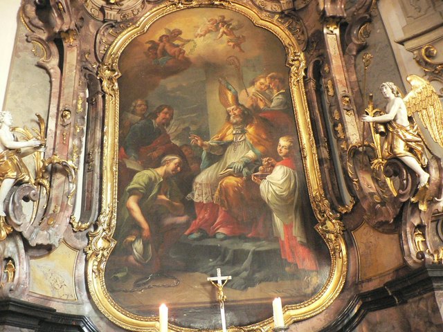 6 Dezember - Der Tag des Heiligen Nikolaus - auch bekannt als Schutzpatron für Kinder - Bewahrung vor Kinderprostitution - Seitenaltar mit dem Bild des hl. Nikolaus Altar in der Wallfahrtskirche "Käppele" in Würzburg