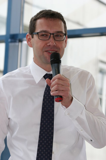 NR Ing. Markus Vogl eröffnet das Nikolausschwimmen