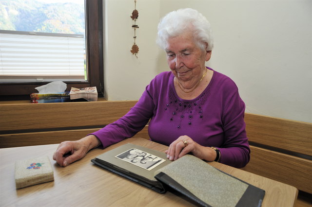 Mariedl Binder erinnert sich an die Zeit um 1945 zurück. Sie war damals 21 Jahre alt und Filialleiterin bei „Julius Meinl“. | Foto: Berger