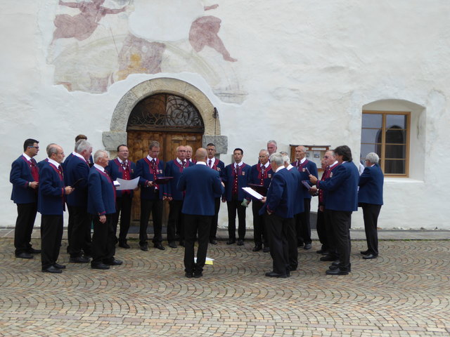 Der Männerchor Roppen veranstaltet ein Adventkonzert in der Pfarrkirche Roppen. | Foto: Männerchor Roppen