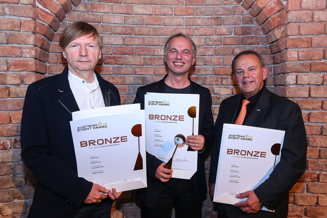 Glückliche Gewinner (v.l.): Hubert Lepka, Stefan Aglassinger und Egbert Holz.