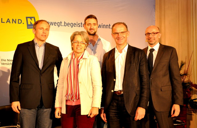 Thomas Klein (Wildsau), Landesrätin Petra Bohuslav, Beachvolleyballer Clemens Doppler, Arnold Oberacher (con.os) und Moderator Tom Bläumauer.