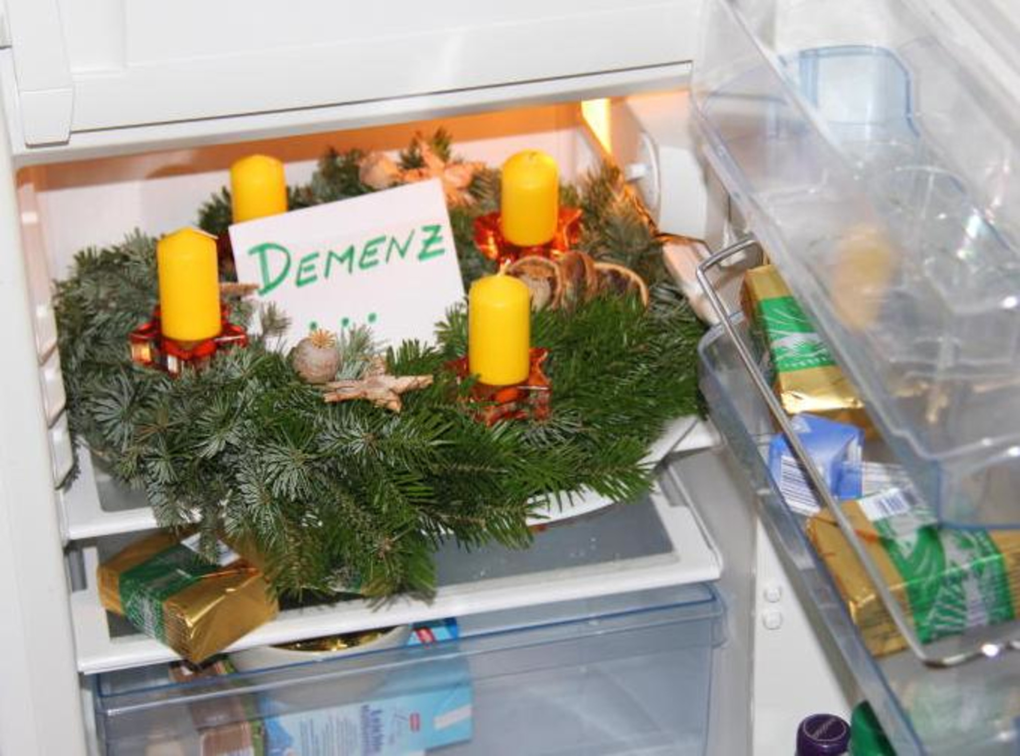 Keksteig ohne Mehl, Adventkranz im Kühlschrank Ried