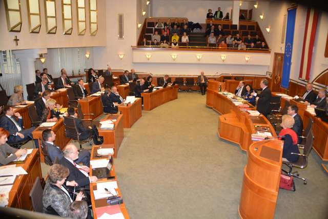 Die neue Landesverfassung schafft neue Spielregeln für Landtag und Landesregierung.