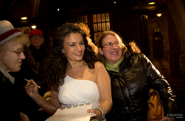 Die Fans von Daniela de Santos durften sich bei der Autogrammstunde mit der Königin der Panflöte fotografieren lassen