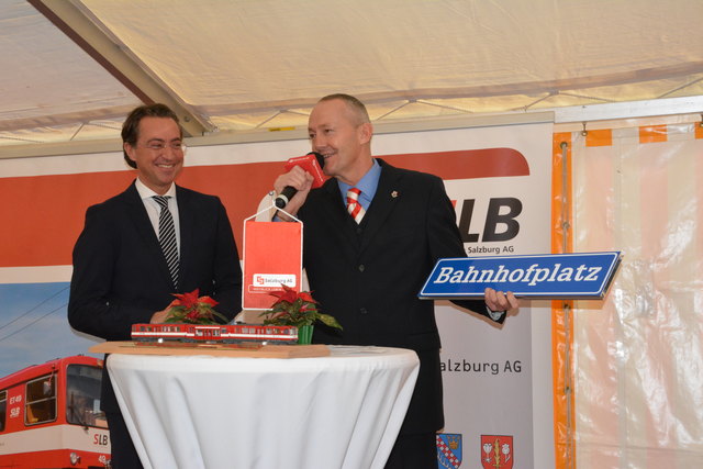 Leonhard Schitter mit dem Bürgermeister von Ostermiething, Georg Holzner