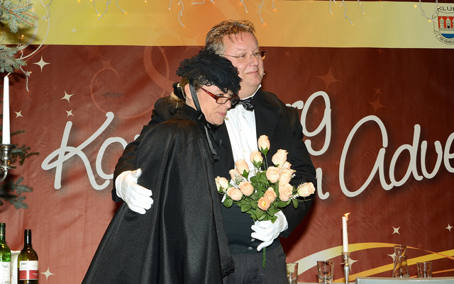 Dinner for One am Korneuburger Adventmarkt mit Uschi Schibl und Gottfried Berger (2014)