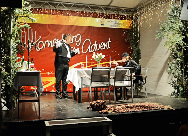 Dinner for One am Korneuburger Adventmarkt mit Uschi Schibl und Gottfried Berger (2014)