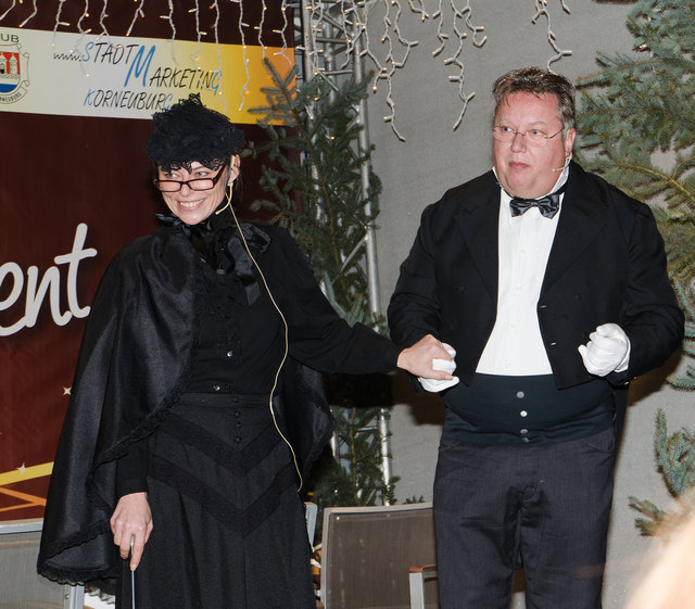 Dinner for One am Korneuburger Adventmarkt mit Uschi Schibl und Gottfried Berger (2014)