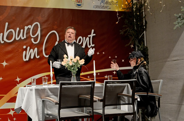 Dinner for One am Korneuburger Adventmarkt mit Uschi Schibl und Gottfried Berger (2014)