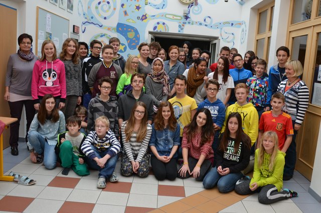 Schüler der NMS Aigen-Schlägl; Madlmayr Dagmar (rechts)
